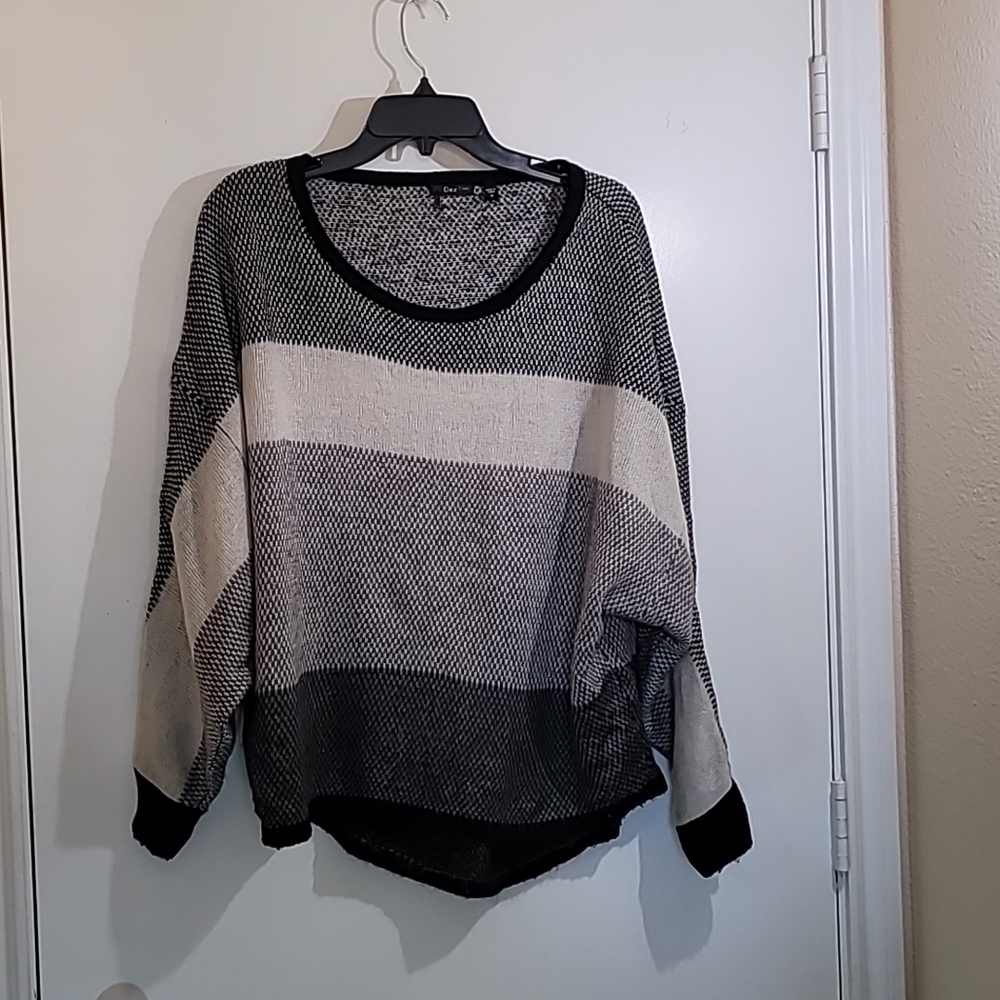 Dex Crop Sweater Size Medium